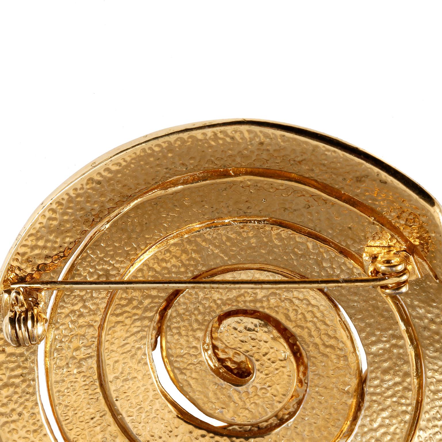 chanel gold round quilted 'cc' pin
