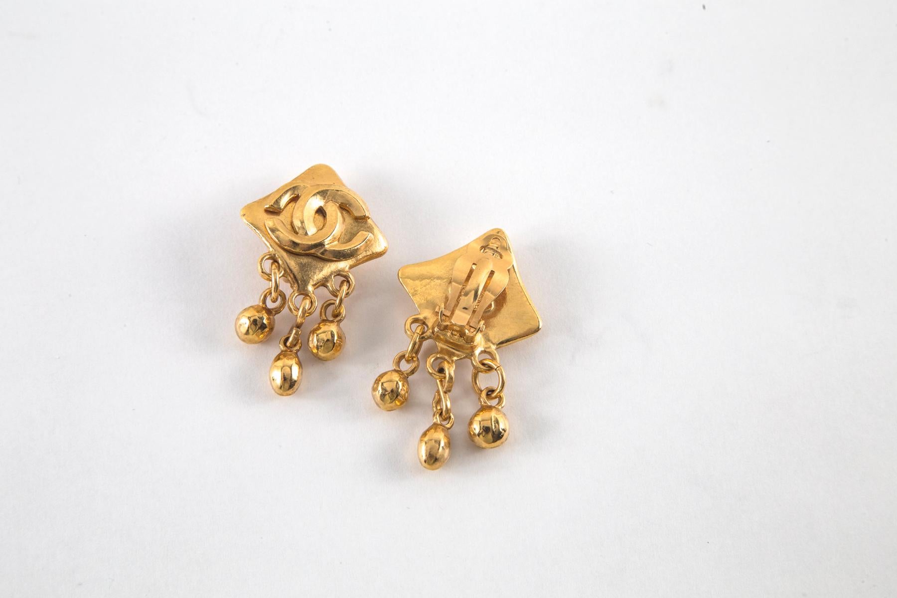 Chanel Gold CC Square Earrings with Drops In Good Condition In Westport, CT