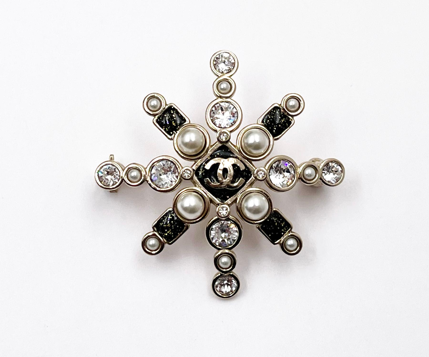 Chanel Cc Brooch 2019 - 5 For Sale on 1stDibs