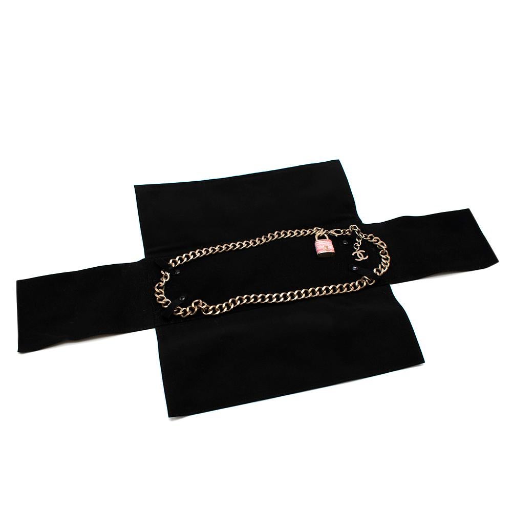 Chanel Gold Chain Pink Tweed Locket CC Belt In Good Condition For Sale In London, GB