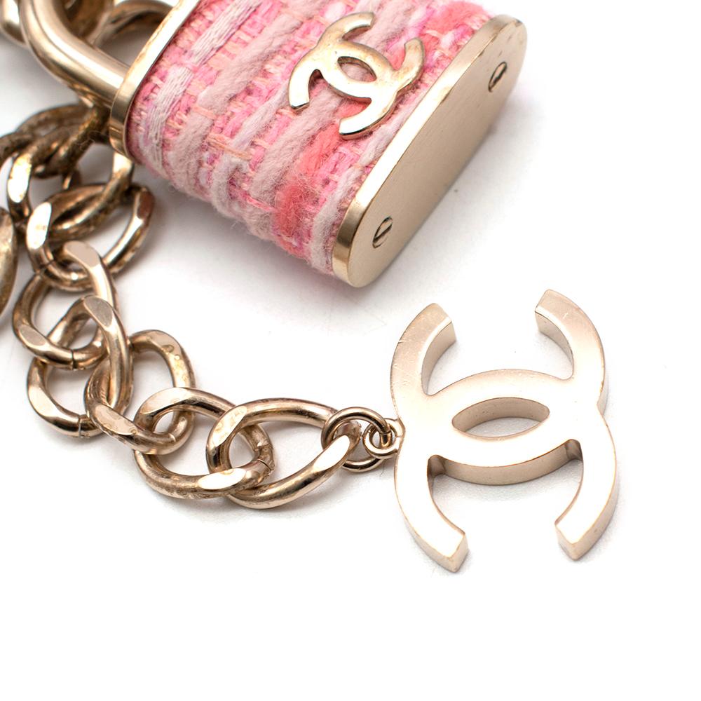 Women's Chanel Gold Chain Pink Tweed Locket CC Belt For Sale