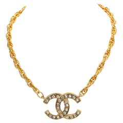 Chanel Collar de cadena dorada con brillantes