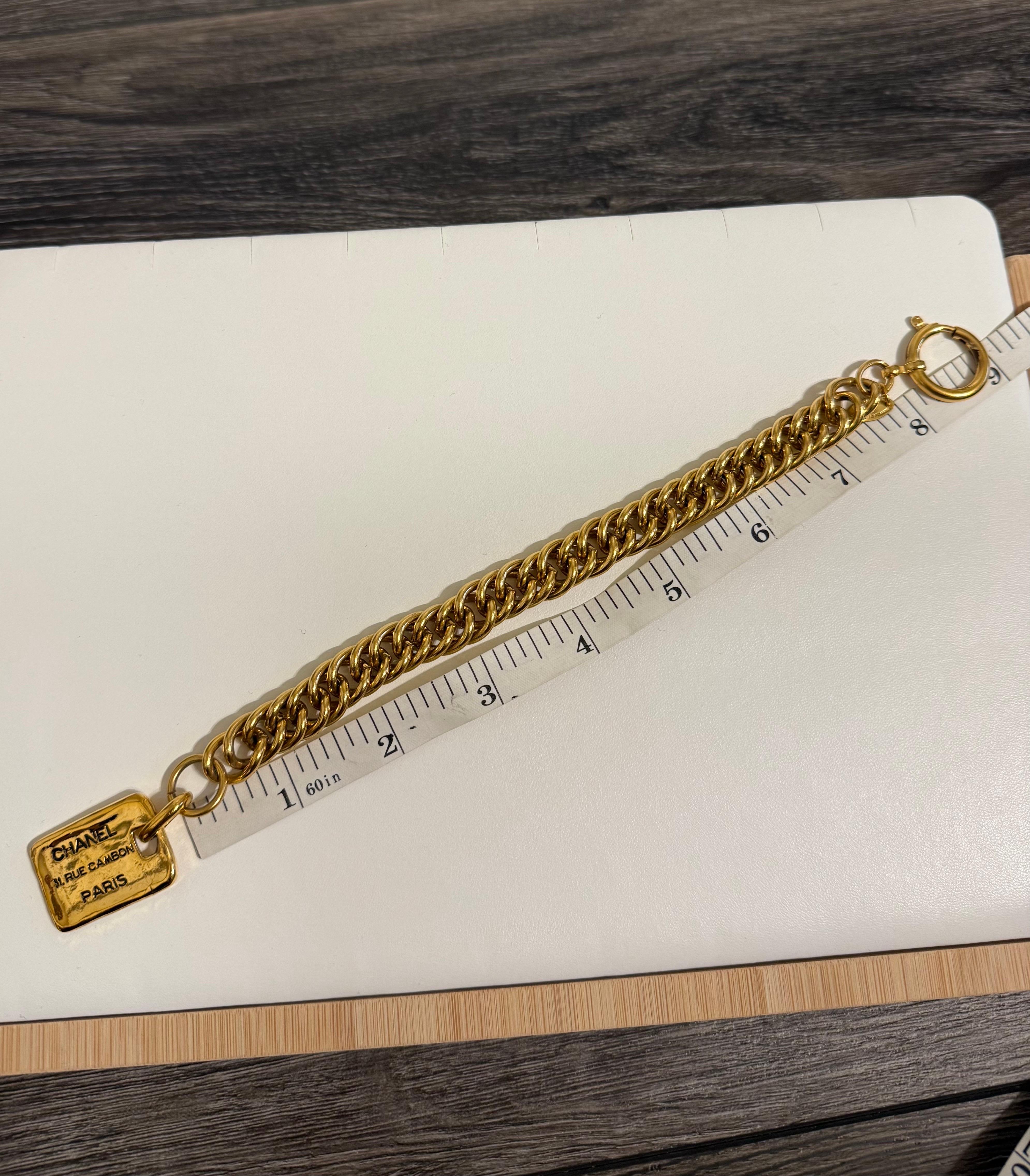 Chanel Gold Chain Vintage 31 Rue Cambon Paris Charm Bracelet For Sale 2