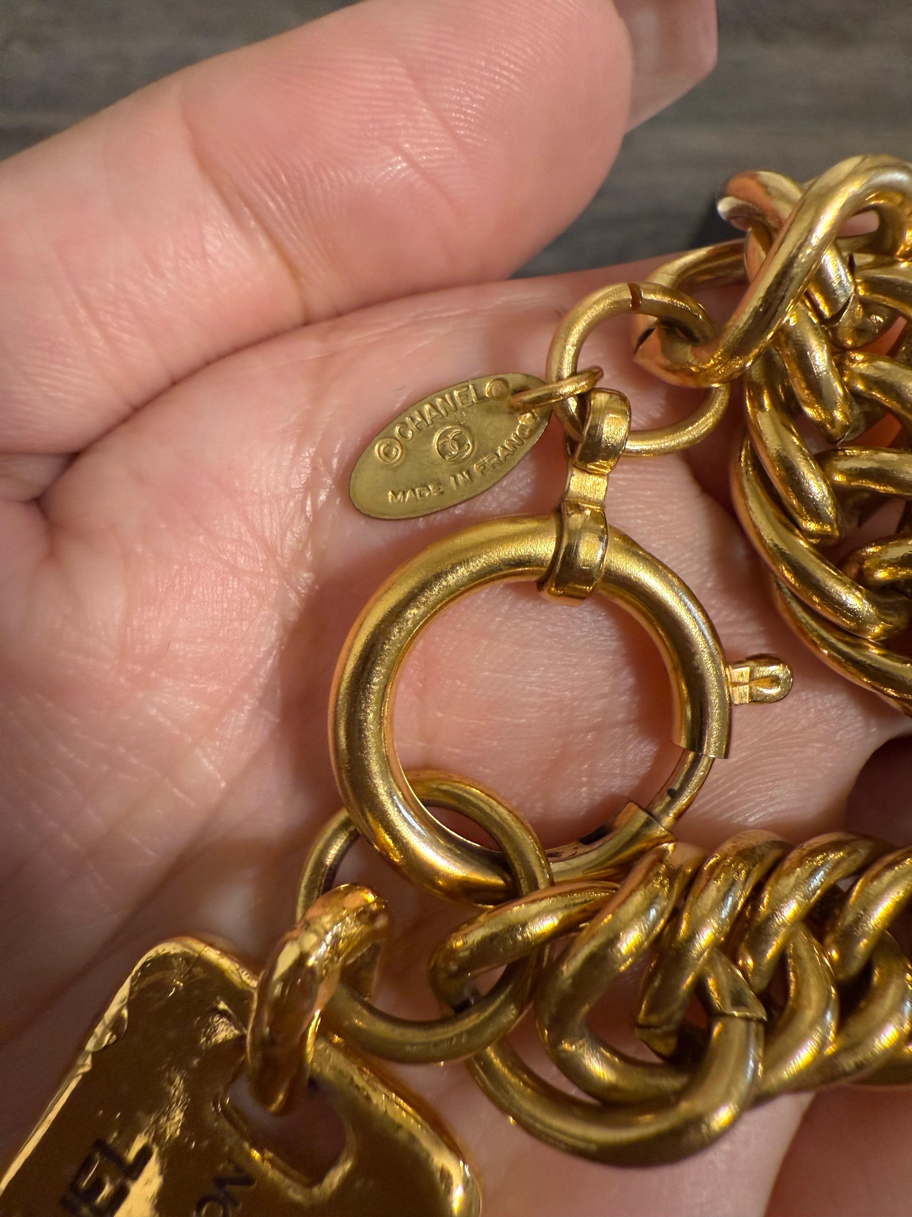 Chanel Gold Chain Vintage 31 Rue Cambon Paris Charm Bracelet For Sale 4