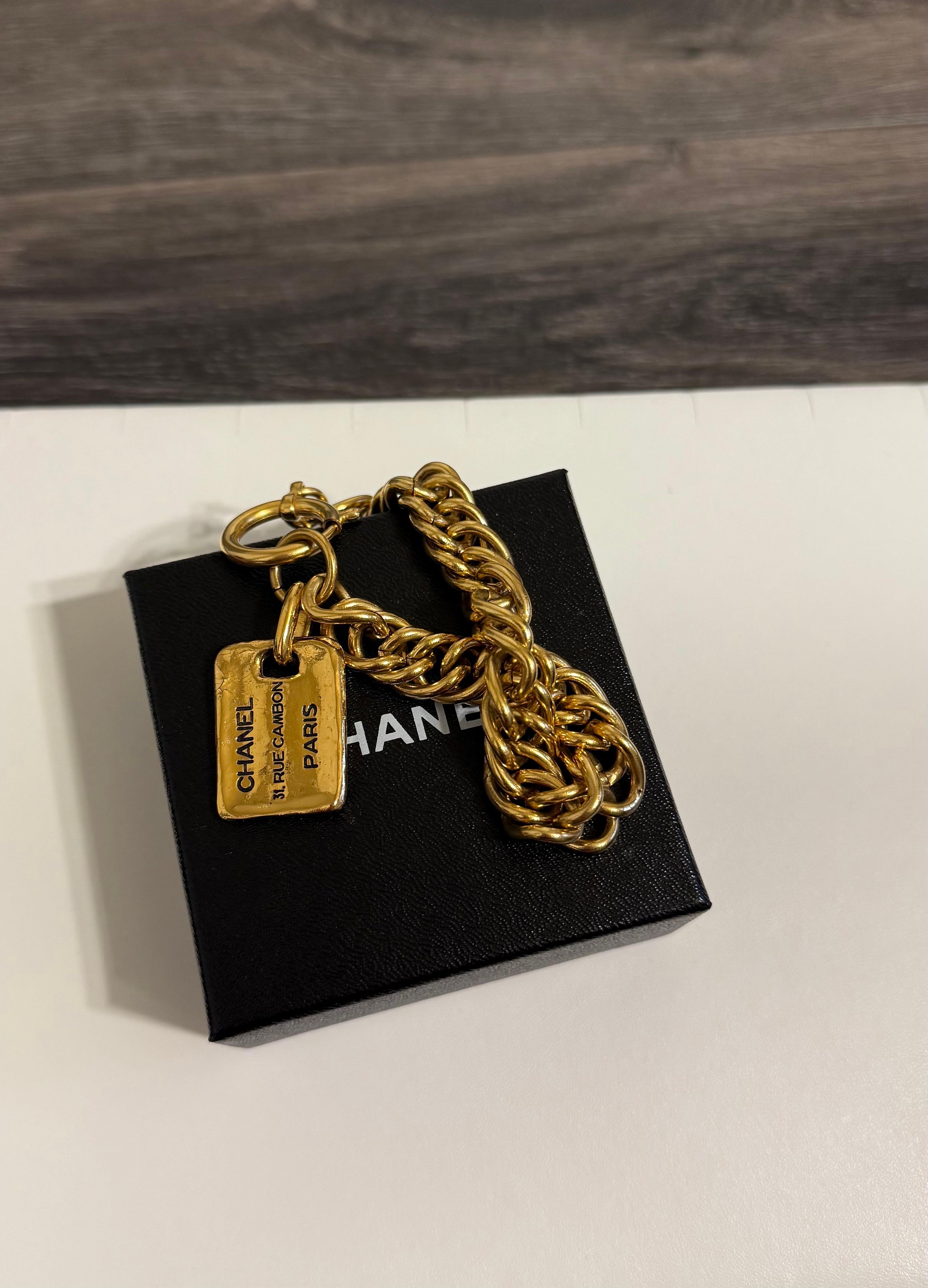 Chanel Gold Chain Vintage 31 Rue Cambon Paris Charm Bracelet For Sale 5