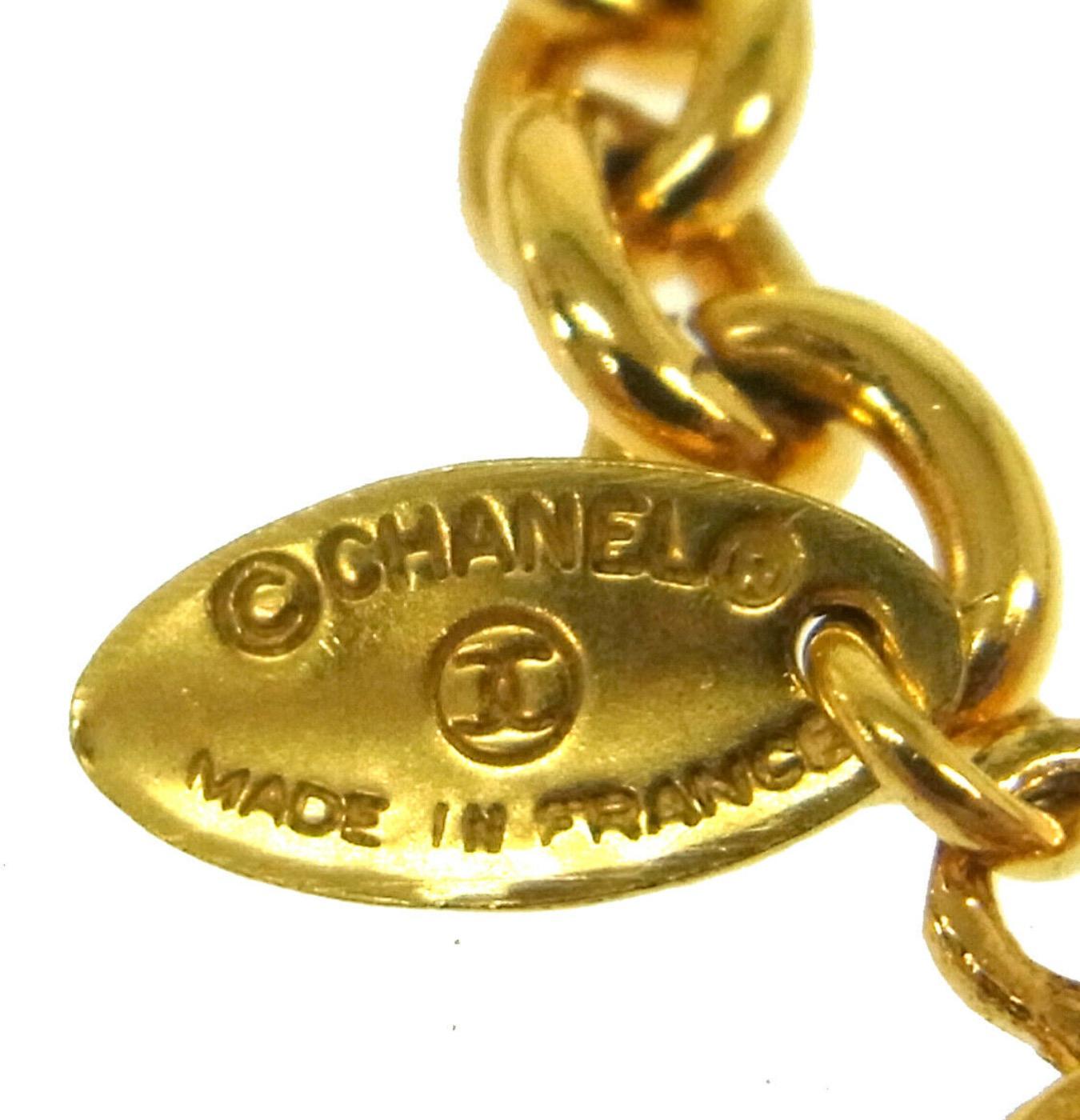 Round Cut Chanel Gold Charm CC Chain Link Evening Pendant Choker Necklace