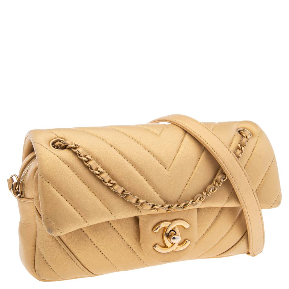 Women's Chanel Gold Chevron Quilted Leather Medium Easy Flap Bag