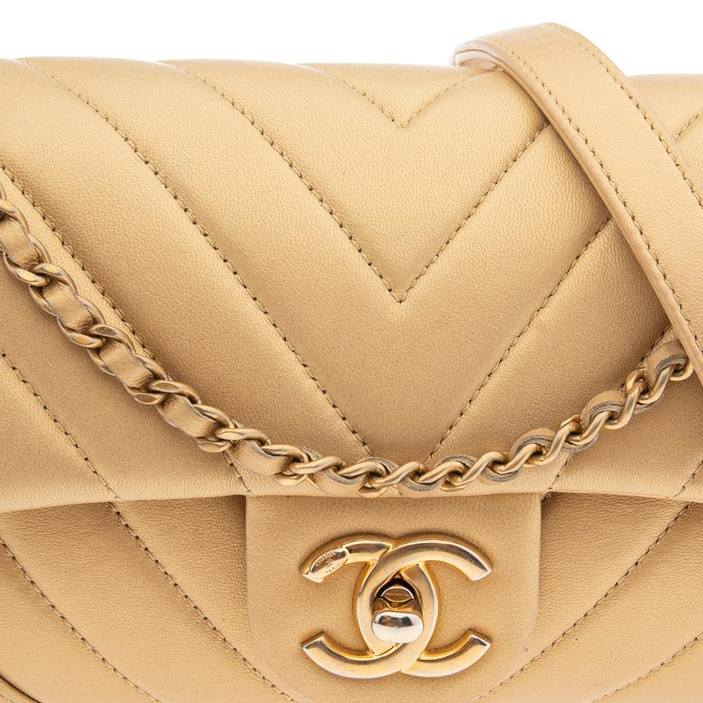 Chanel Gold Chevron Quilted Leather Medium Easy Flap Bag 5