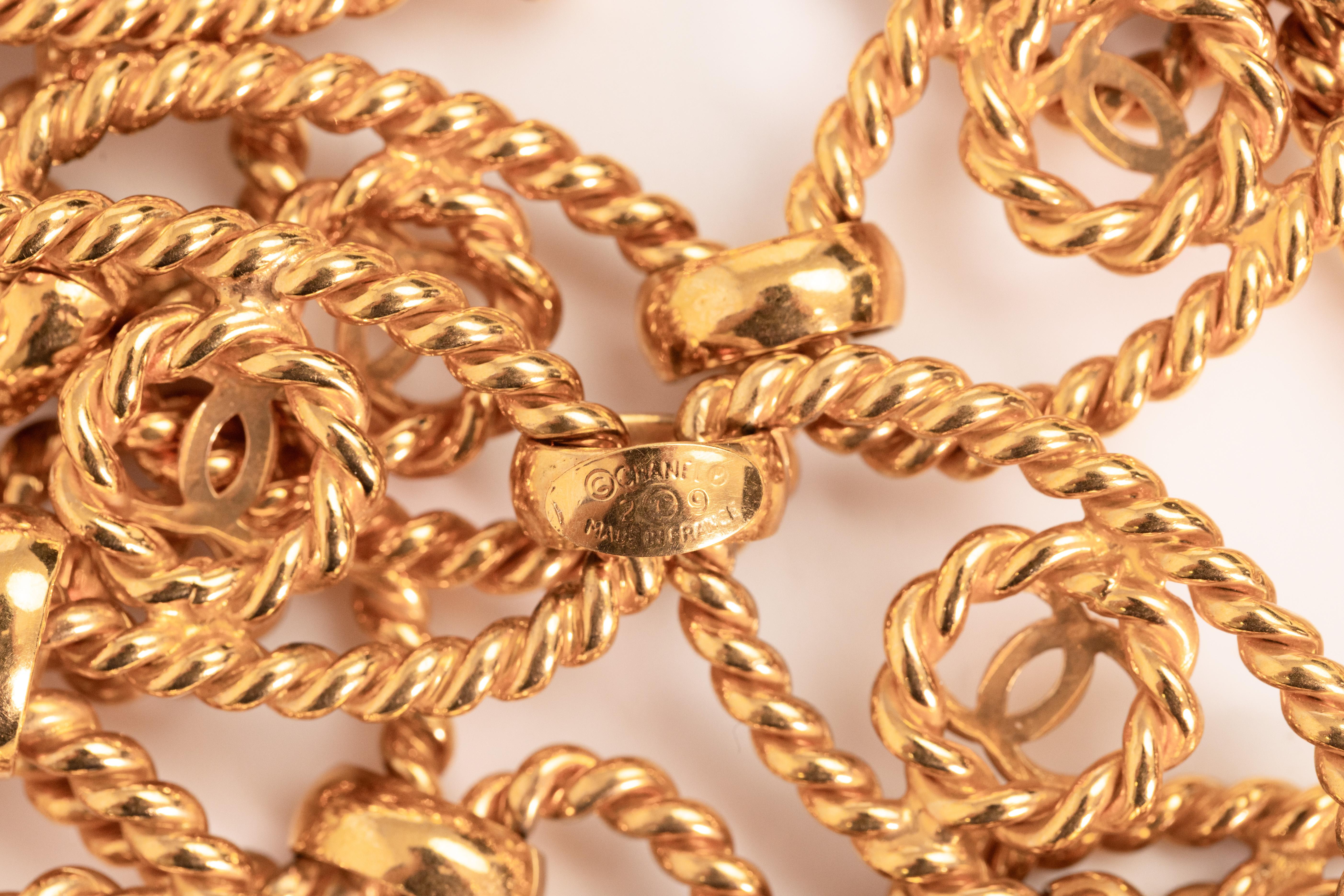 Chanel Gold Coco CC Logo Oval Twist Kette Seilgürtel (35 Zoll) im Angebot 1