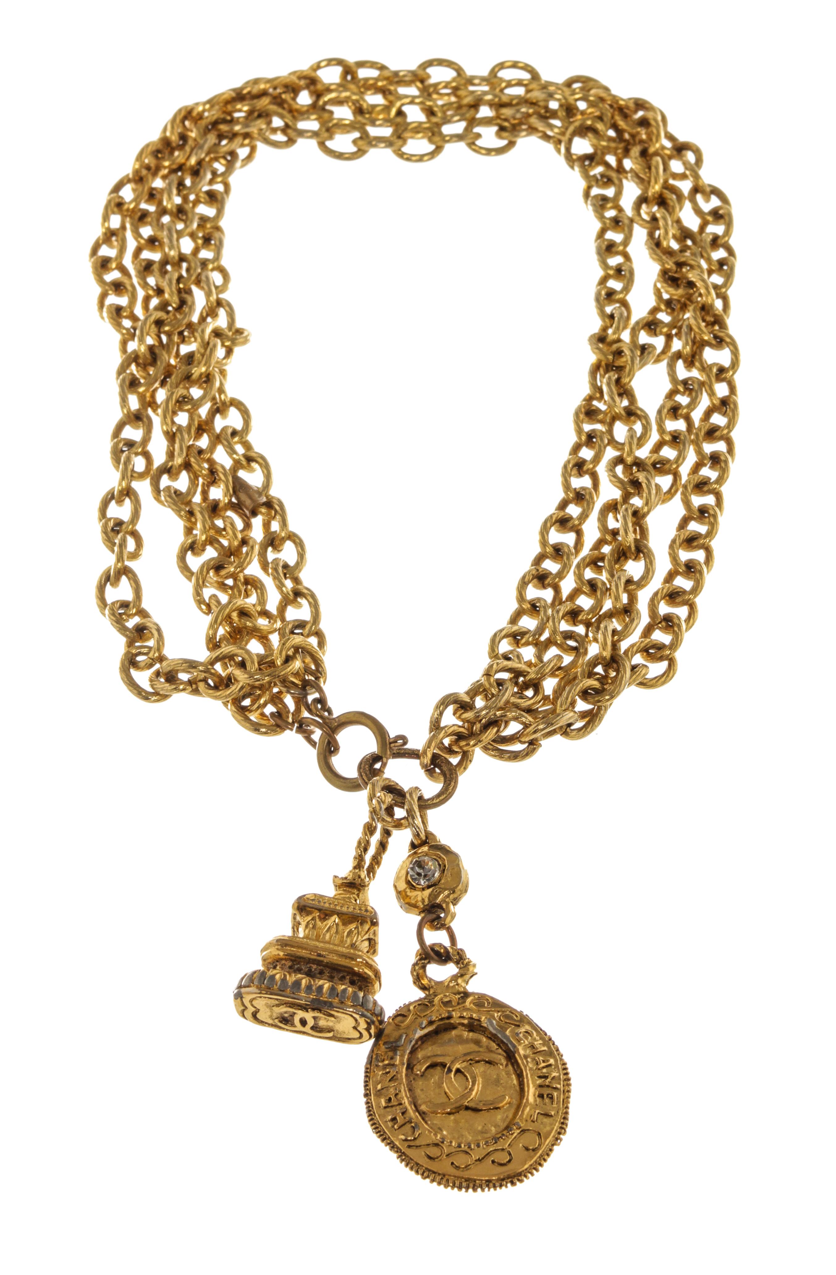Chanel Vintage Gold Tone 'CC' Dog Tag Pendant Necklace For Sale at 1stDibs