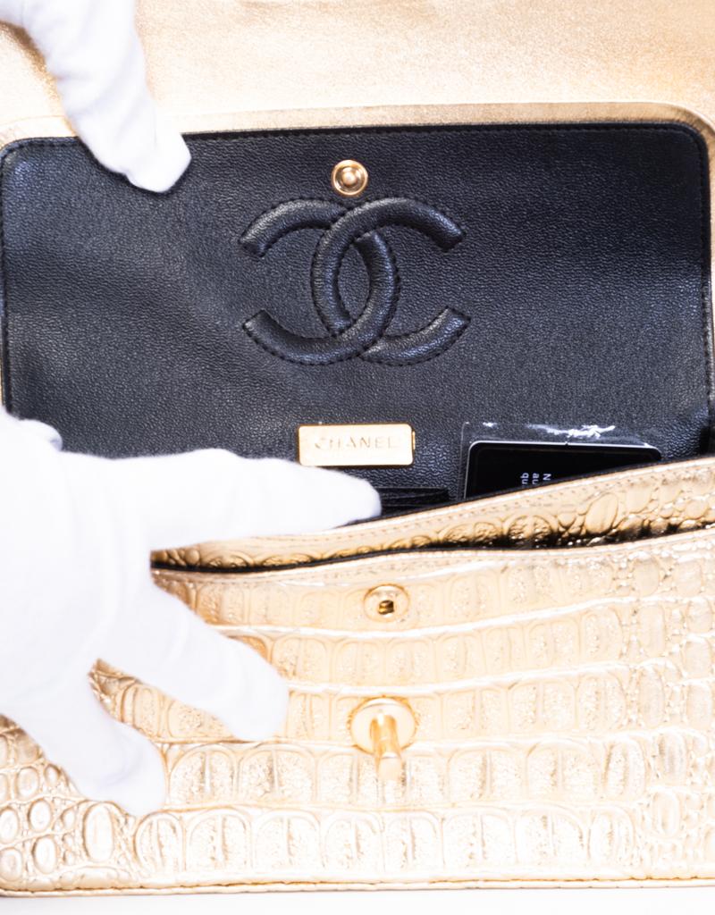 Chanel Gold Croc geprägte Klappe Tasche 1