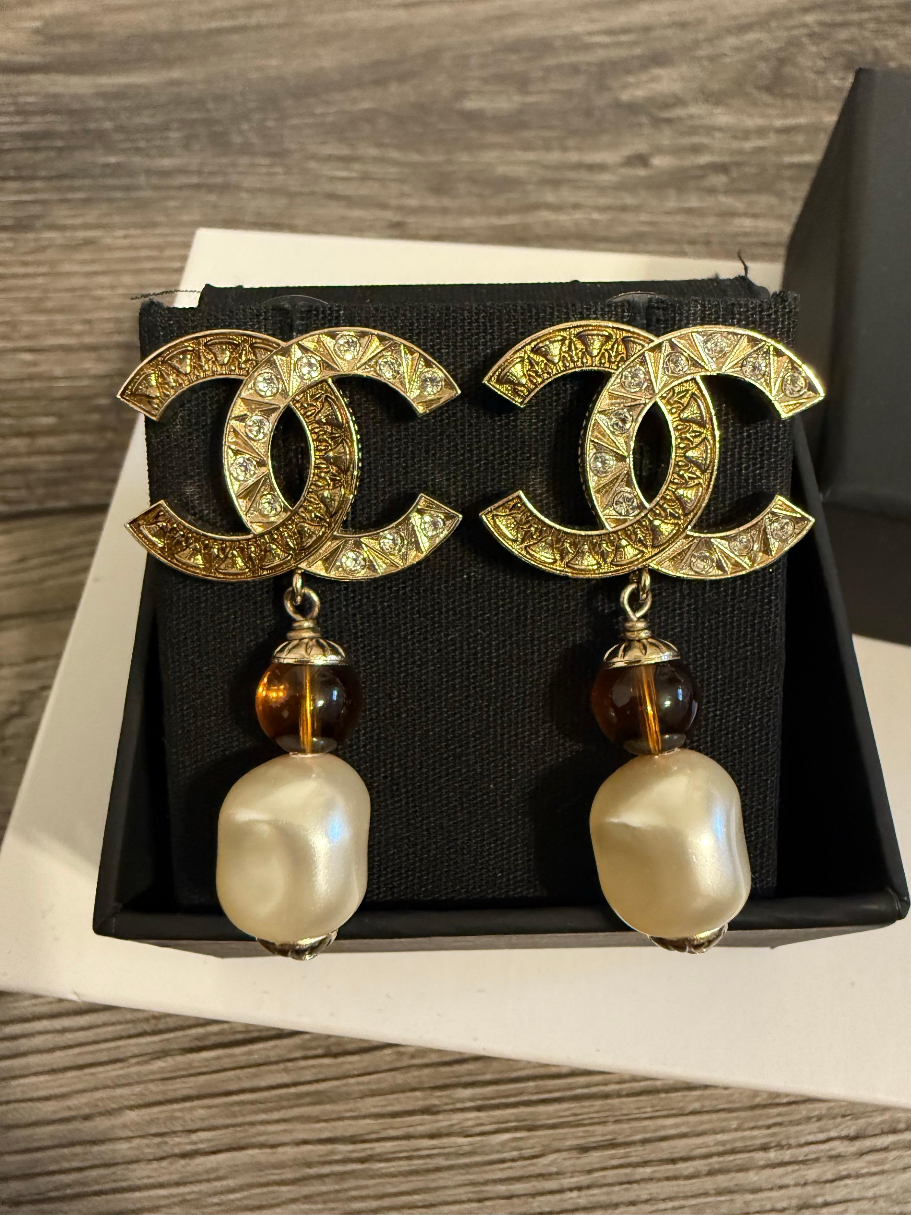 CHANEL Gold Crystal CC Orange Bead and Pearl Dangle Earrings In Good Condition For Sale In Bellevue, WA