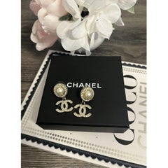 CHANEL Gold Crystal CC Pearl Dangle Earrings