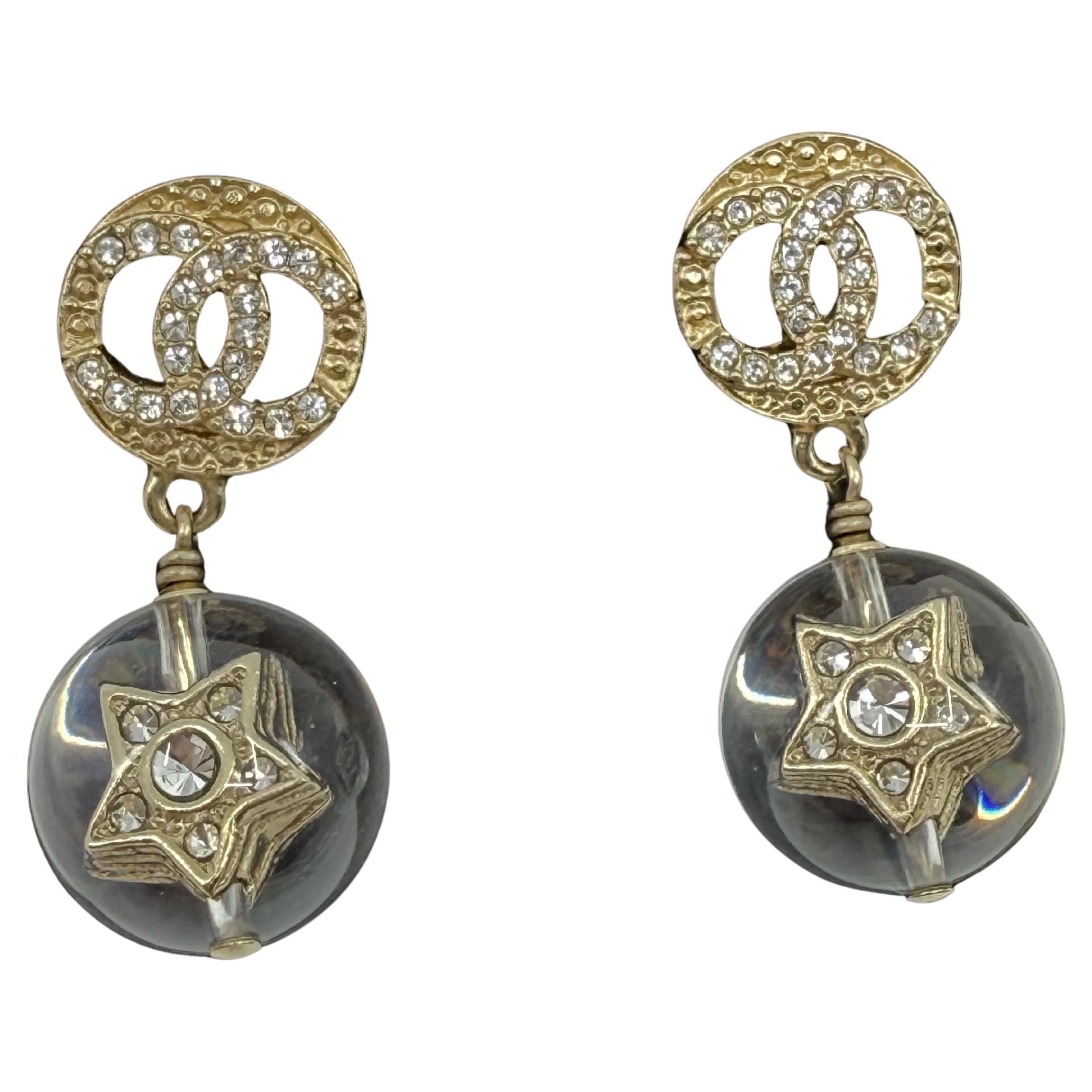 Chanel Gold Crystal CC Star Dangle Earrings im Angebot