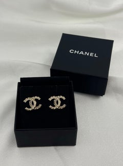 CHANEL Gold Crystal Interlocking CC Ohrstecker
