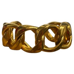 CHANEL Gold cuff bracelet