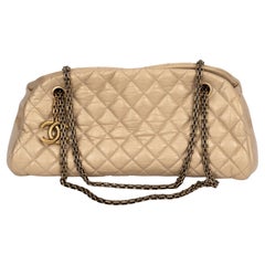 Chanel Gold Distressed Mademoiselle Tasche im Used-Look