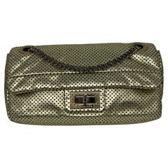 Chanel Gold Drill Perforierte 2,55 Reissue Medium Klappentasche mit Klappe