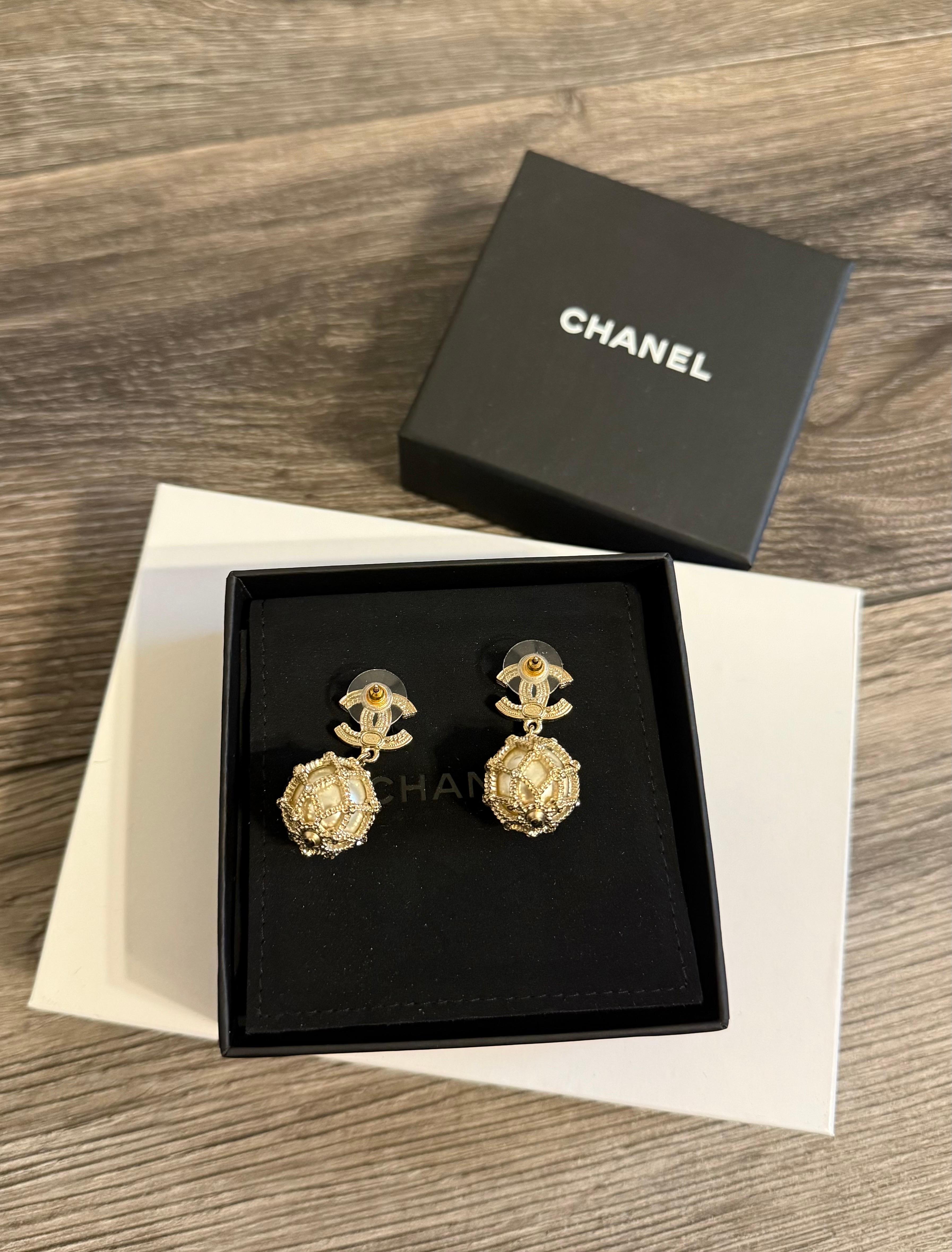 Chanel Gold Faux Pearl CC Crystal Dangle Earrings For Sale 10