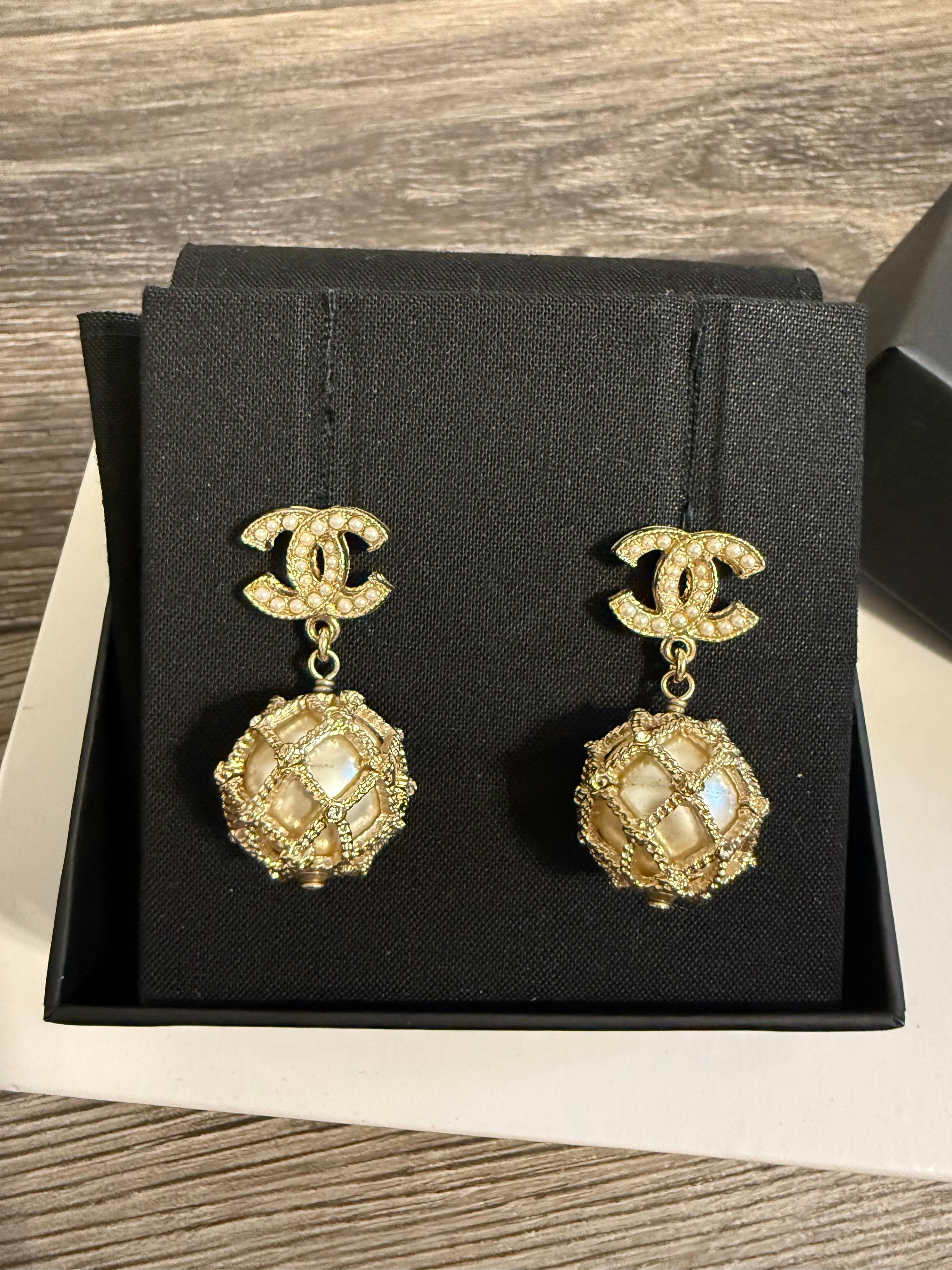 Chanel Gold Faux Pearl CC Crystal Dangle Earrings In Good Condition For Sale In Bellevue, WA