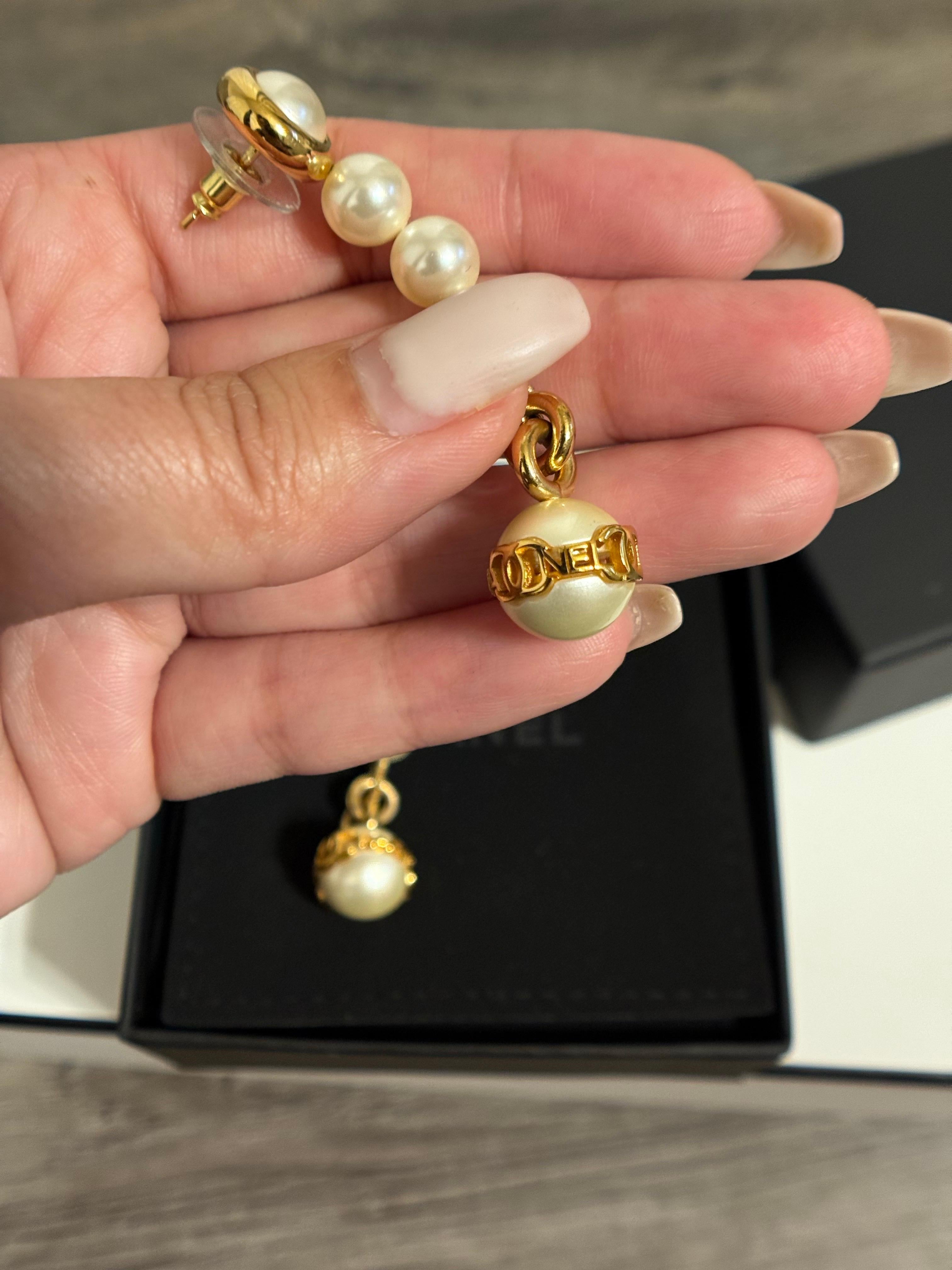 CHANEL - Boucles d'oreilles 