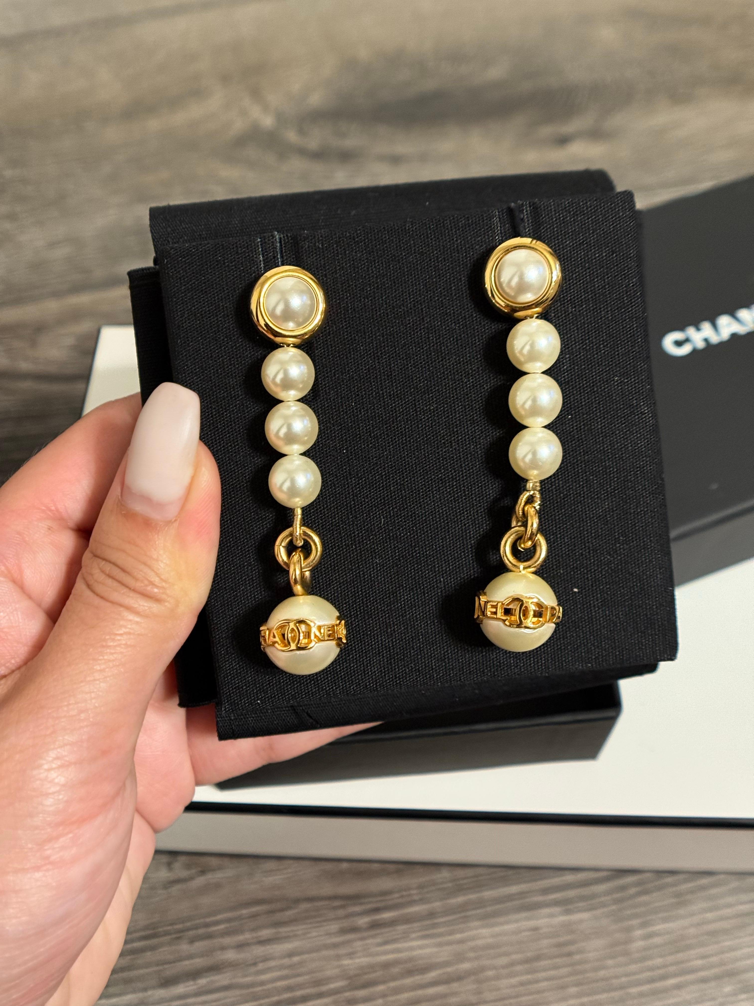 CHANEL - Boucles d'oreilles 