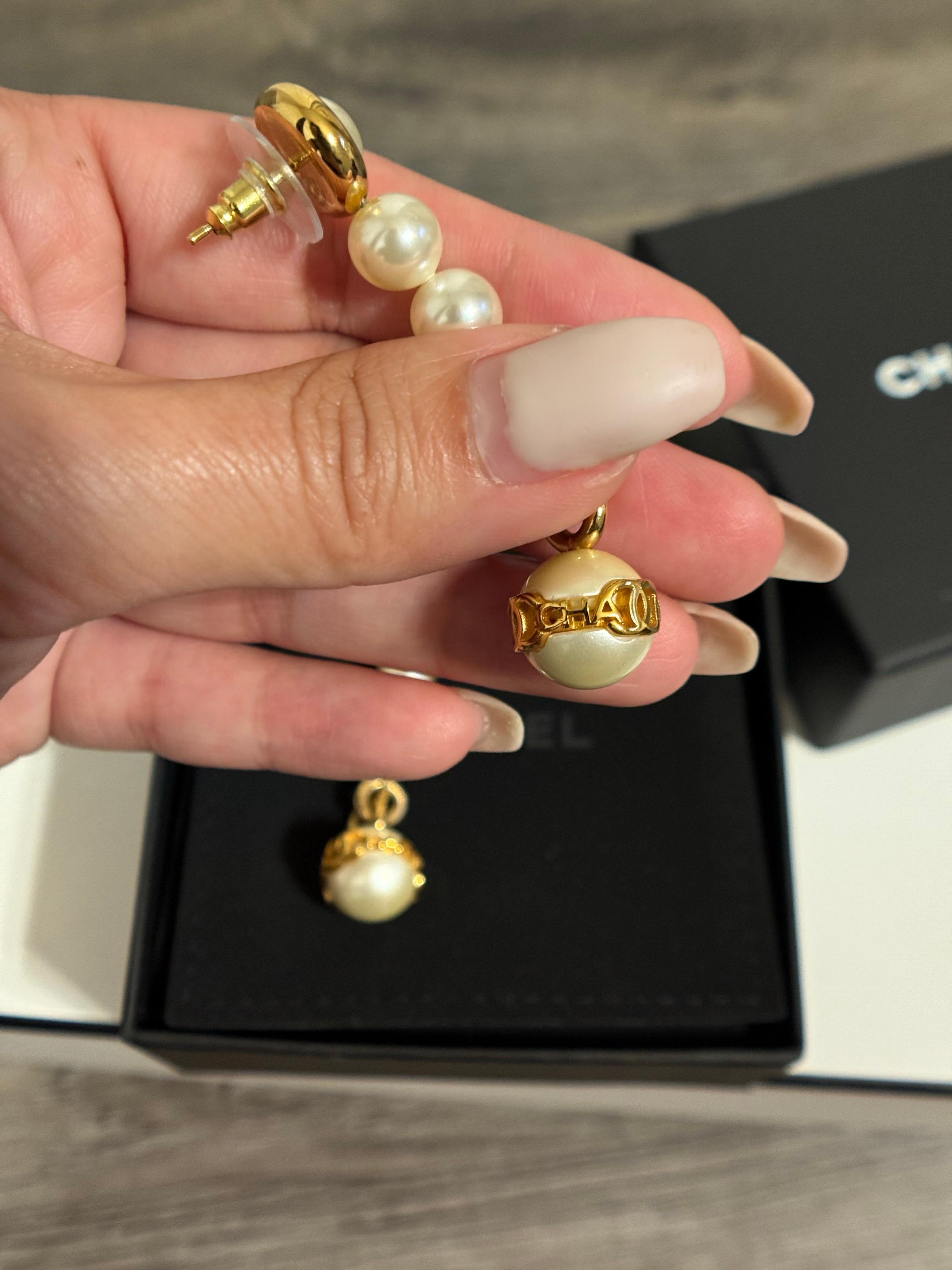 CHANEL - Boucles d'oreilles 