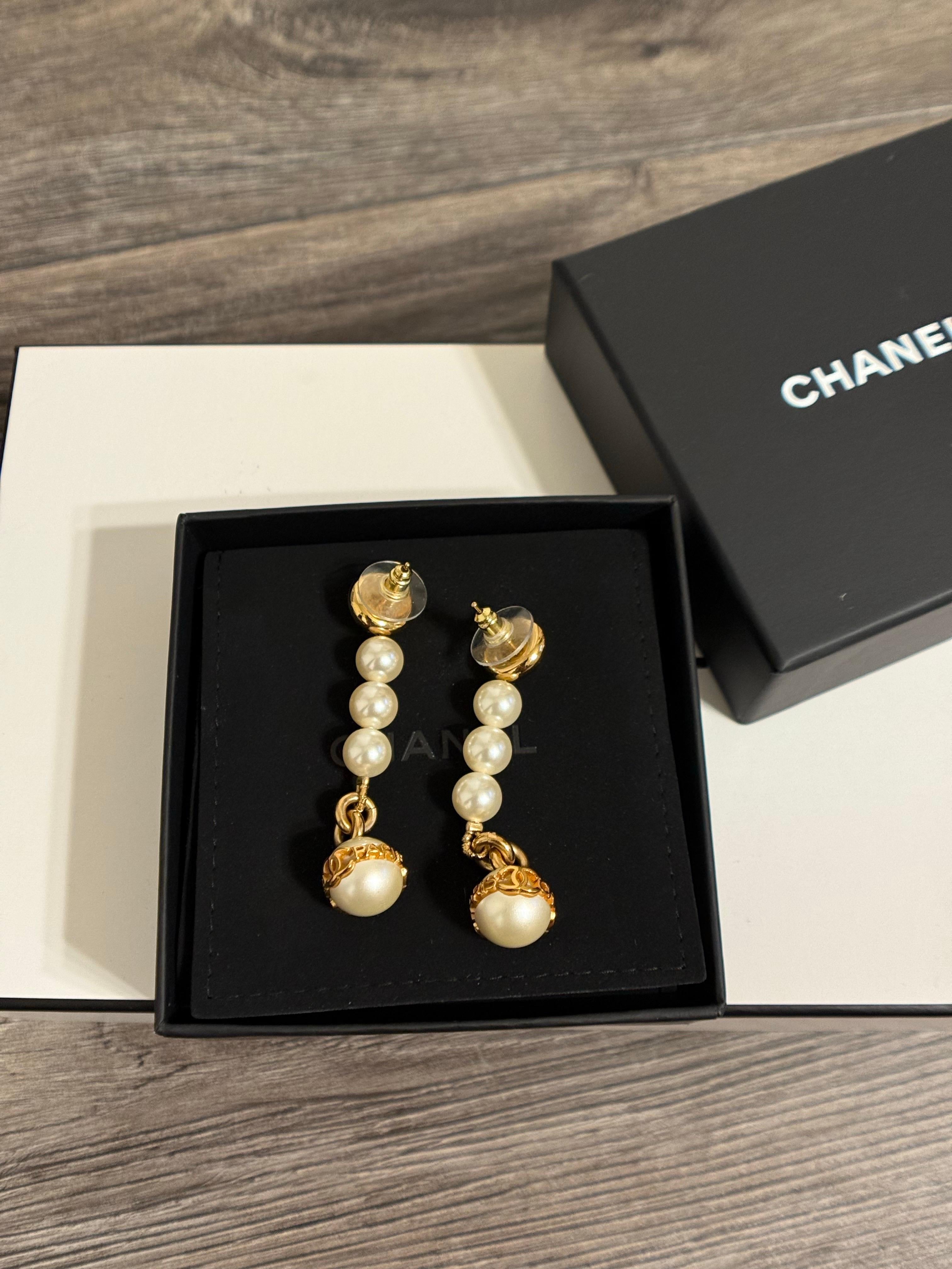 CHANEL - Boucles d'oreilles 