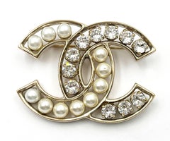 Chanel Gold Frame Pearl Crystal Large Brooch