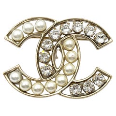 Chanel Gold Frame Pearl Crystal Large Brooch