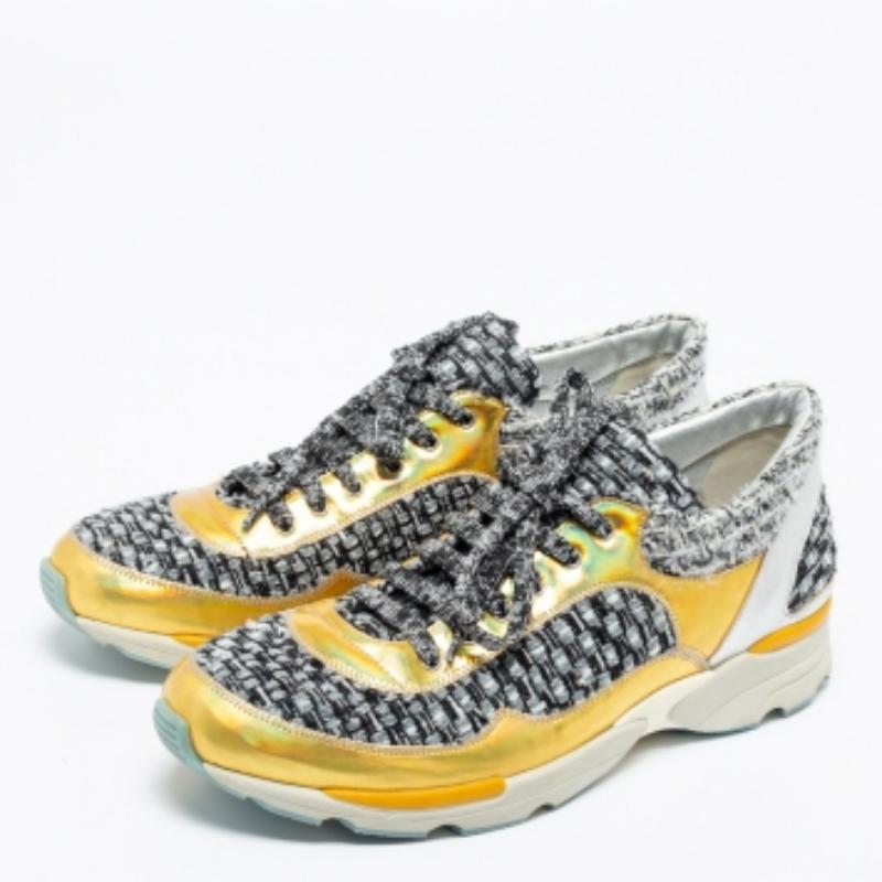 De las mujeres Chanel Zapatillas bajas CC de piel y tweed oro/gris talla 41 en venta
