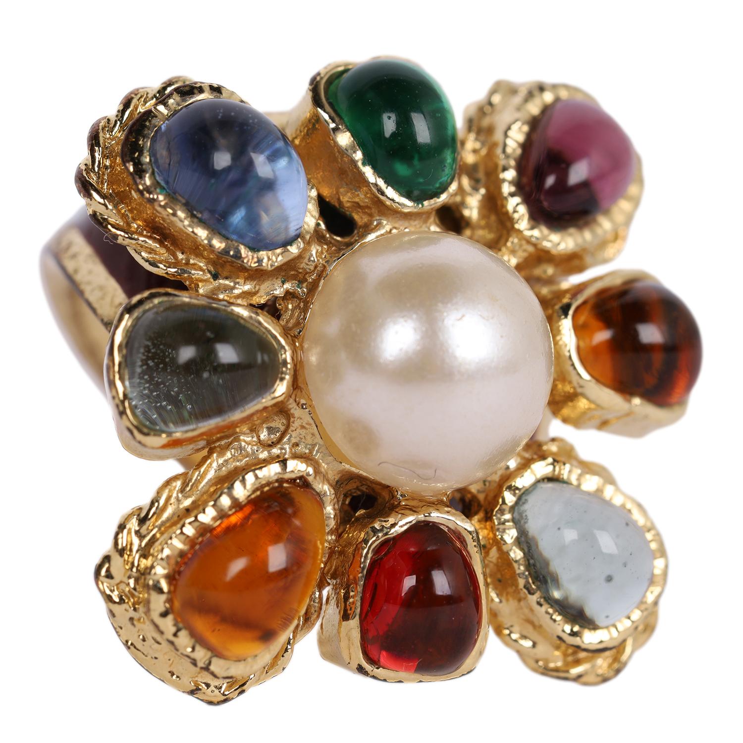 Round Cut Chanel Gold Gripoix Faux Pearl Ring 6 For Sale