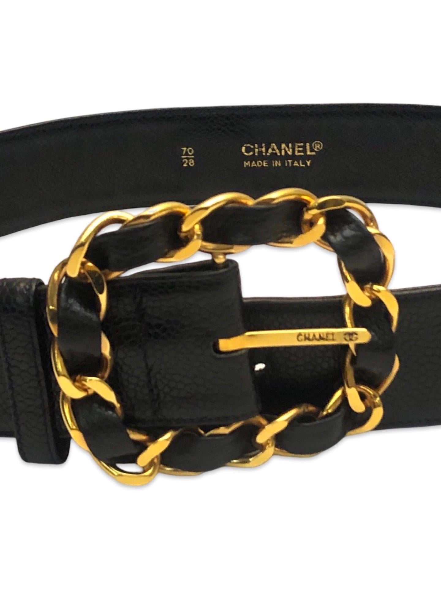 - Vintage 90s chanel gold hardware chain buckle blet is made in black caviar leather.  Classic, timeless and chic collectable item. 

- Featuring five gold hardware 