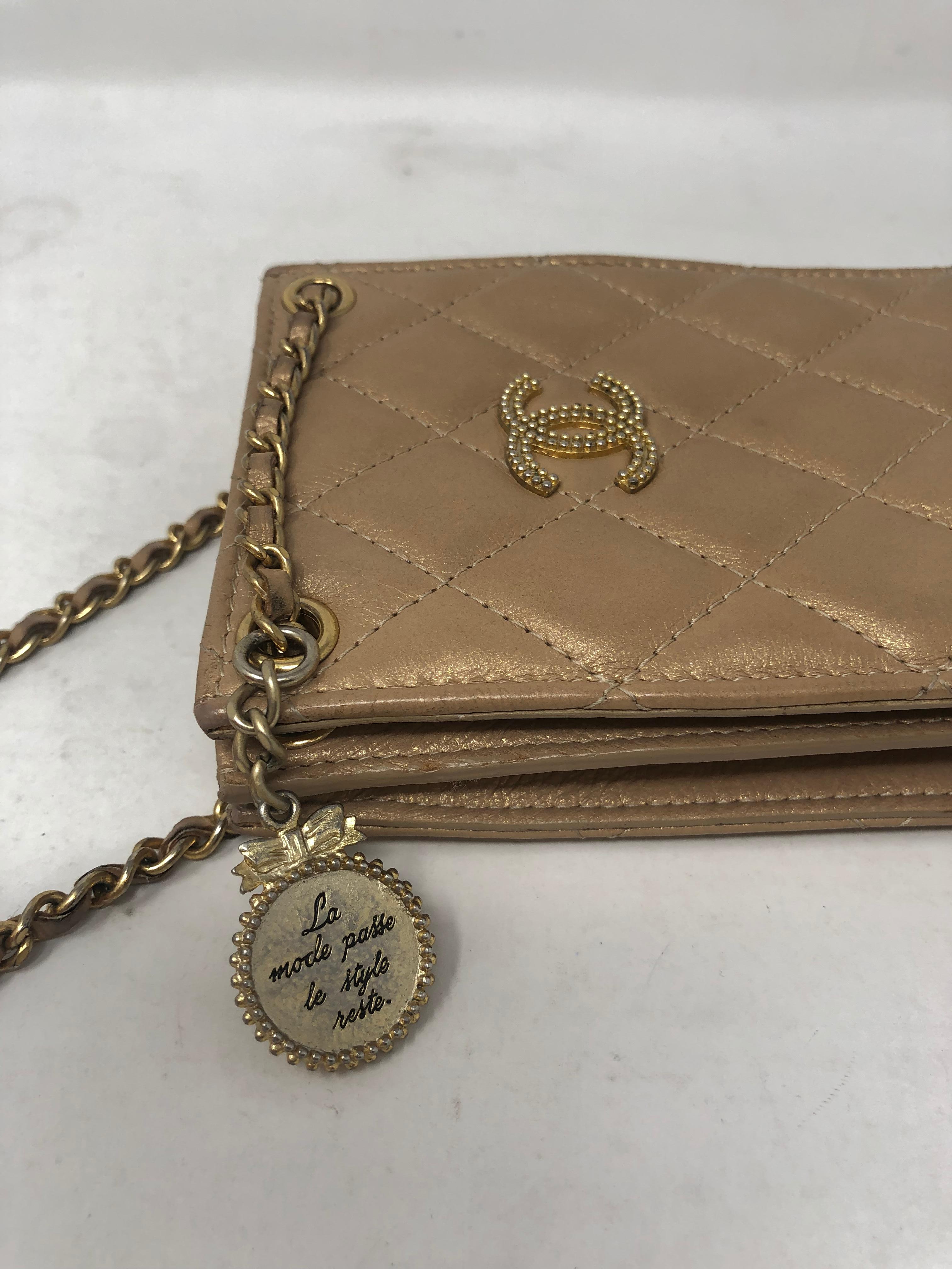 Chanel Gold Iphone Holder Crossbody Bag In Good Condition In Athens, GA