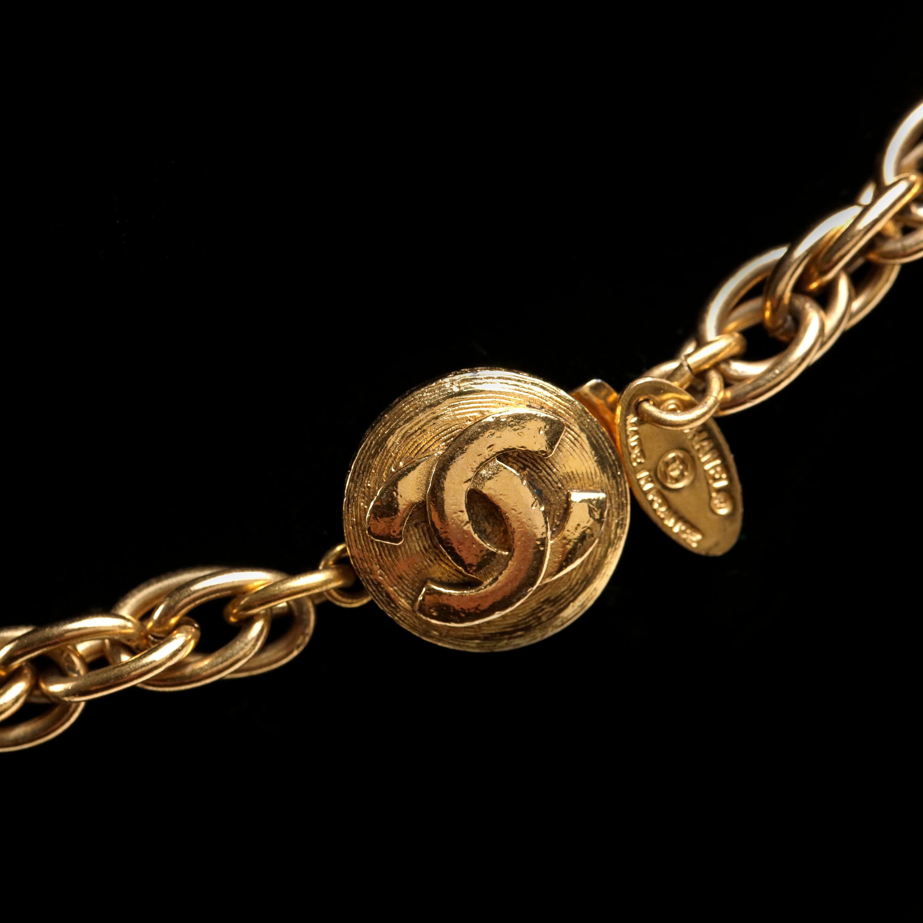 Women's or Men's Chanel Gold Knot Crystal Vintage Necklace