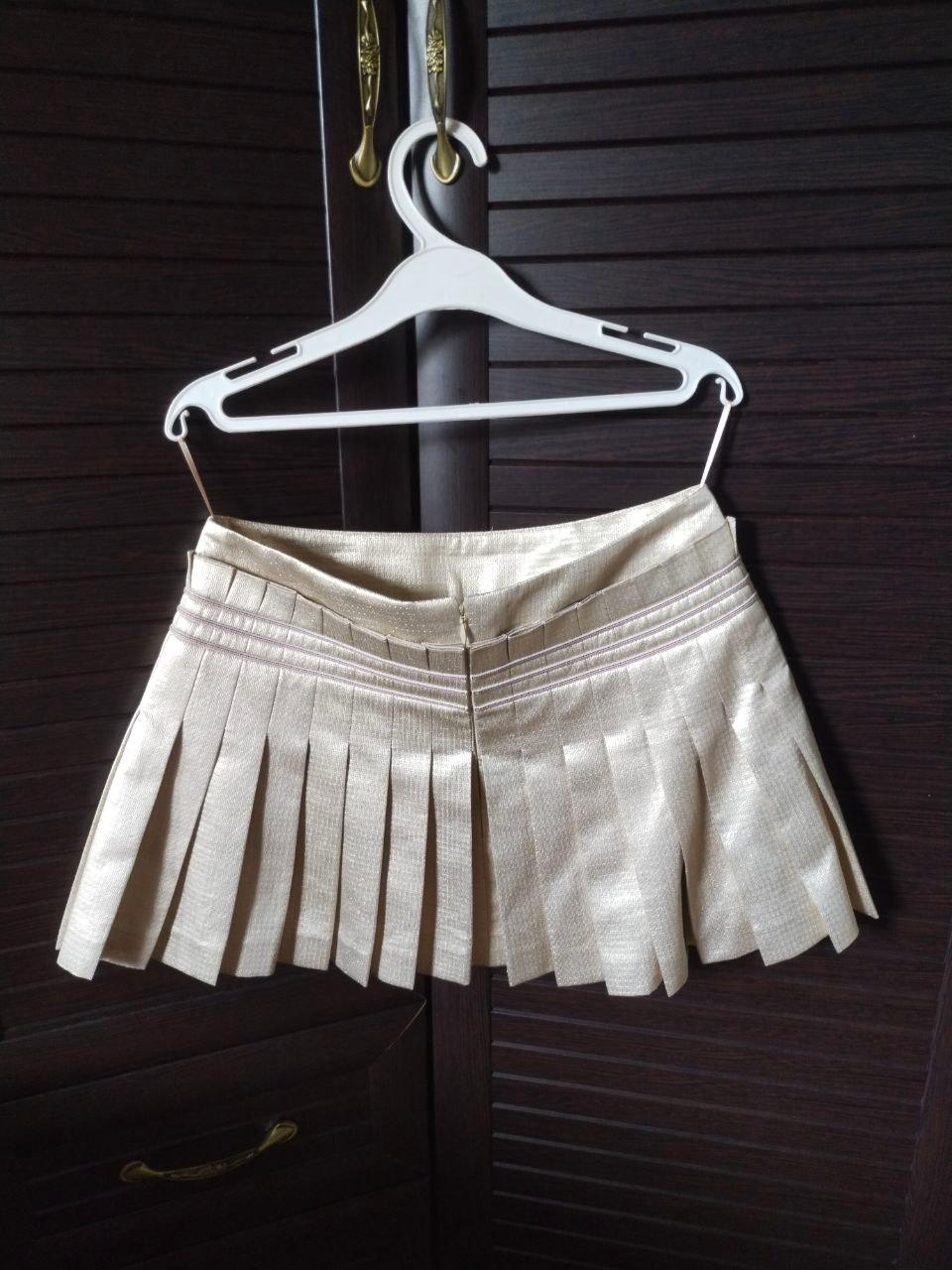 CHANEL Gold Lame Pleated Mini Skirt For Sale 9