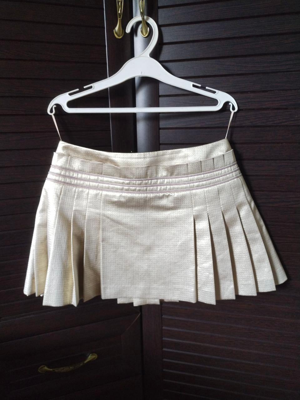 CHANEL Gold Lame Pleated Mini Skirt For Sale 10