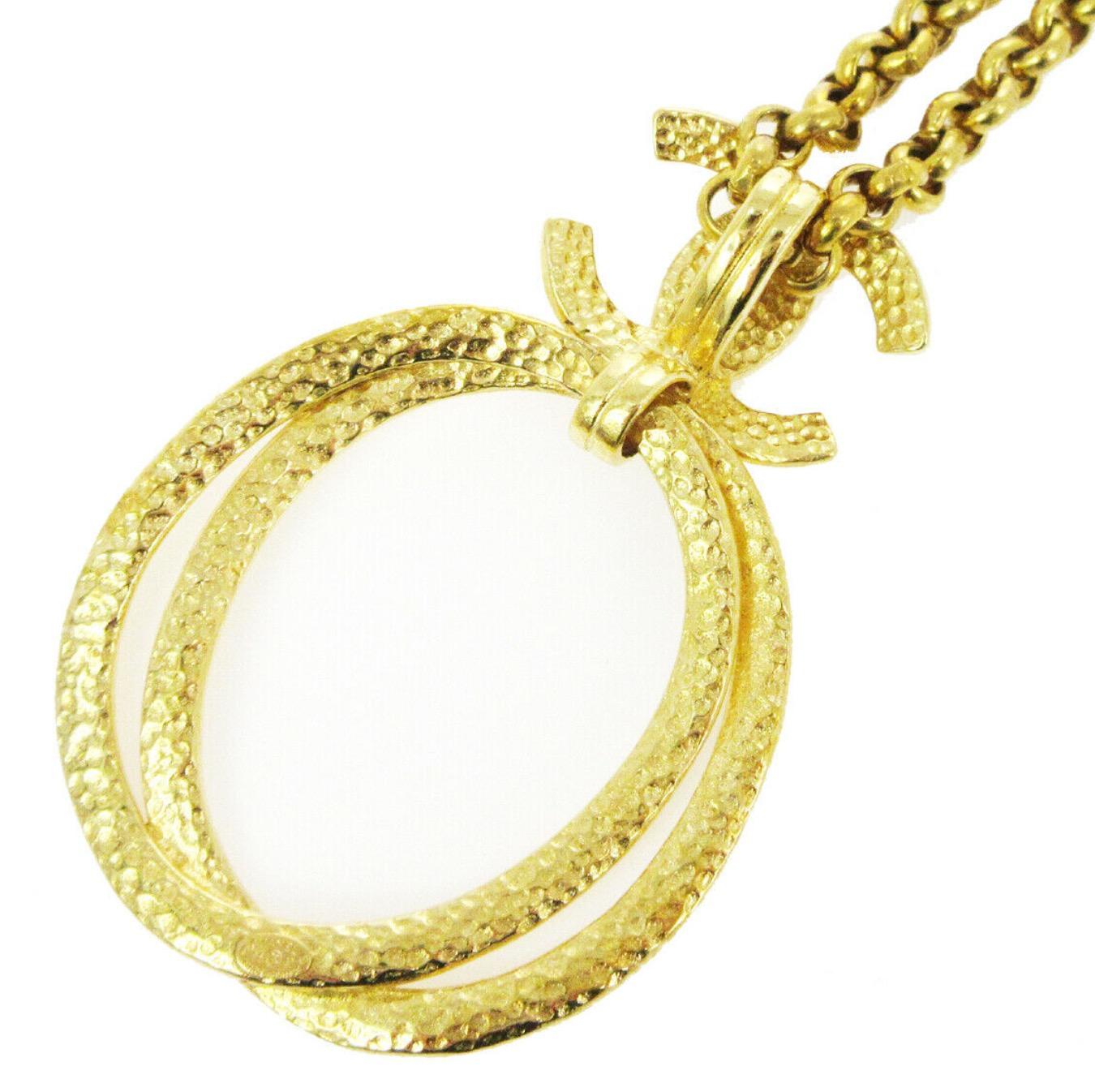 Chanel Gold Large Oval Charm CC Link Evening Pendant Drop Chain Necklace in Box In Good Condition In Chicago, IL