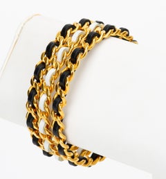 Juego de 3 brazaletes de piel dorada Chanel