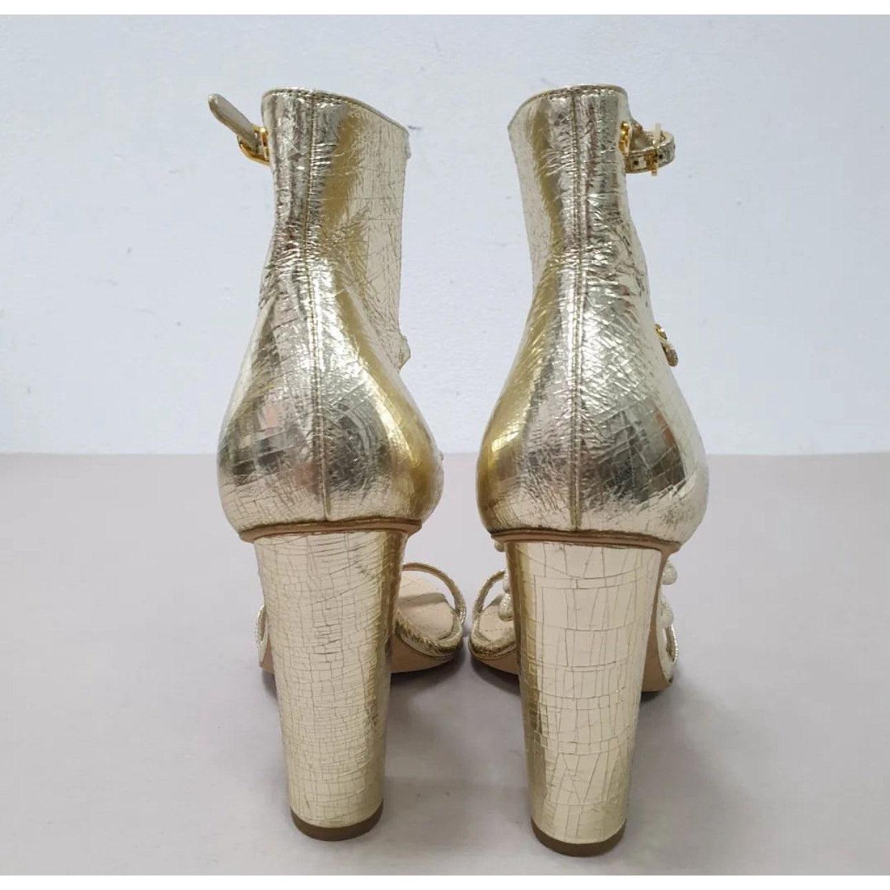 De las mujeres Chanel Sandalias con correa al tobillo Camelia de piel dorada - Talla 40 en venta