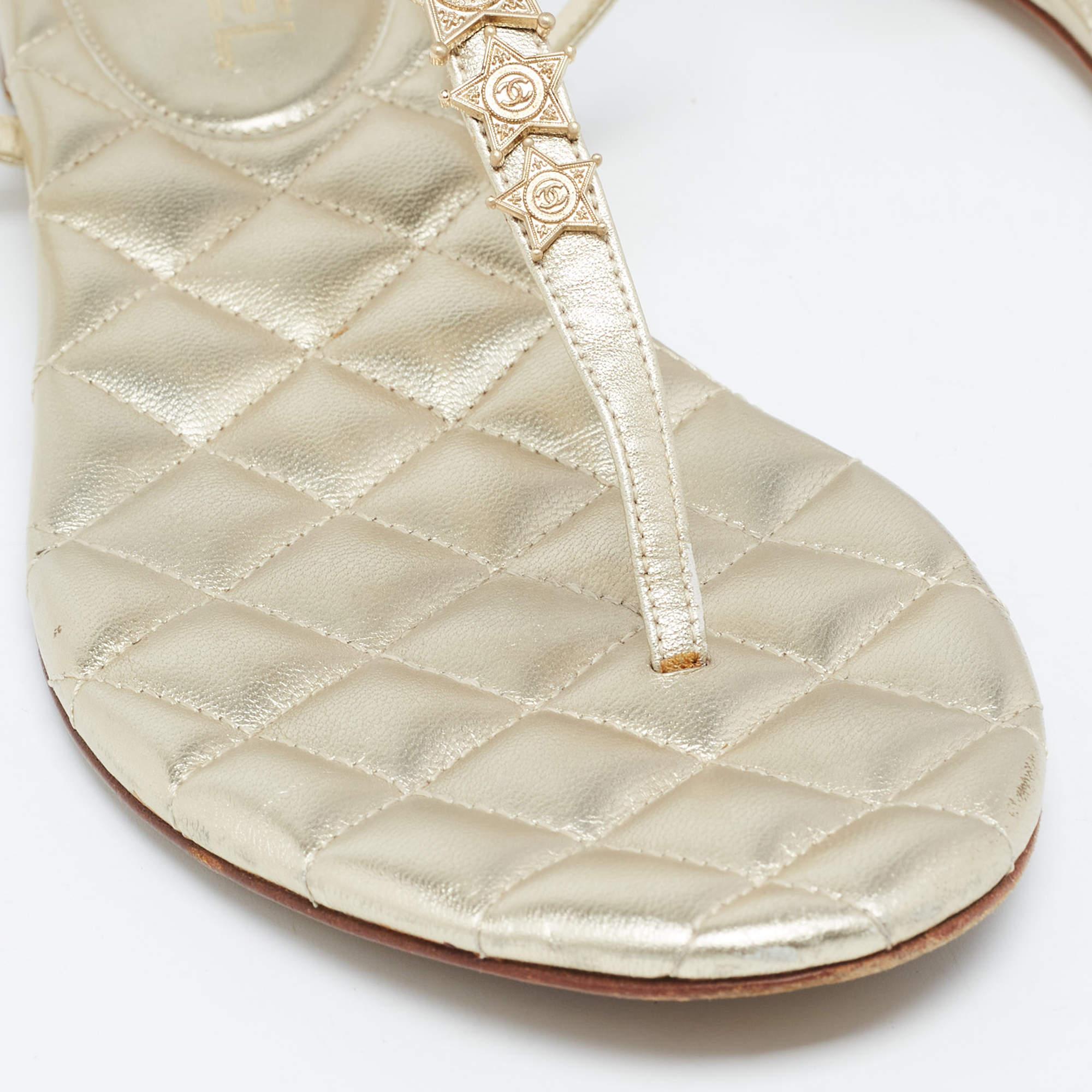 Women's Chanel Gold Leather CC Star Embellished Thong Flat Sandals Size 40