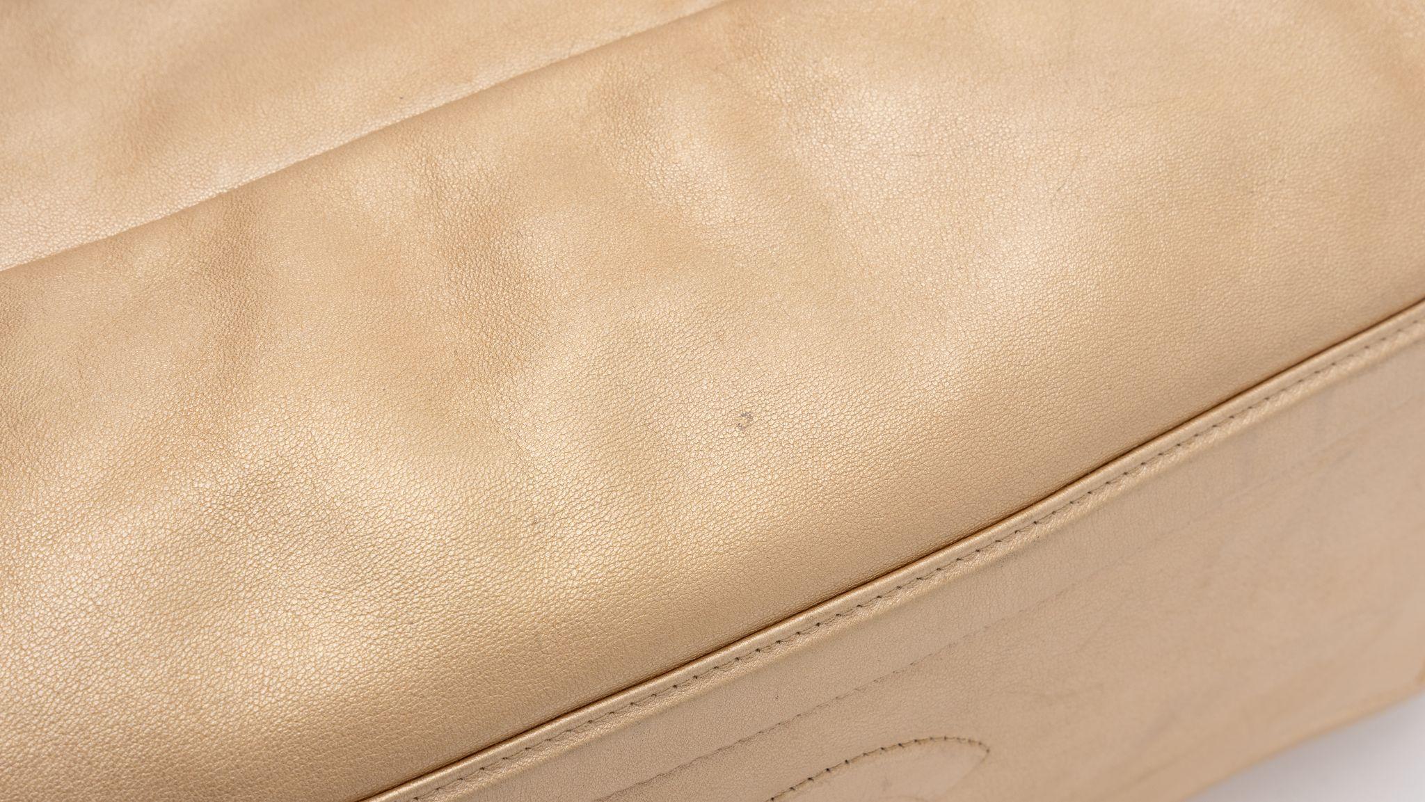 Chanel Coco Cocoon Tote Bag aus goldenem Leder im Angebot 3
