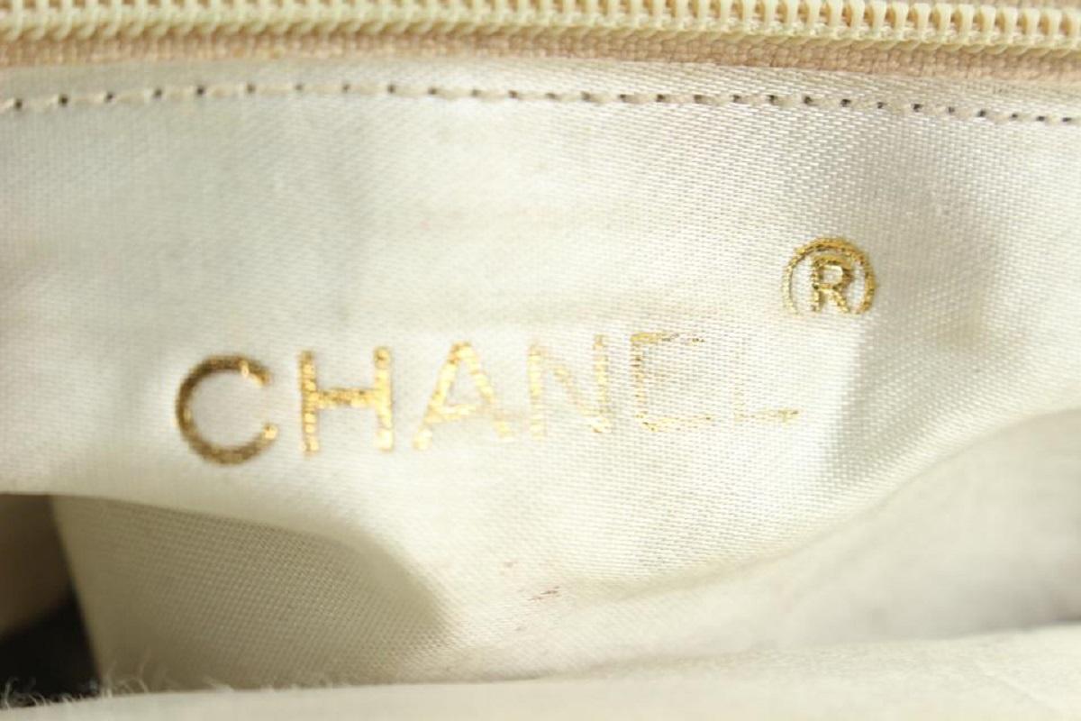 Chanel Gold Leather Kisslock Pouch Crossbody Chain Bag 855cas49 In Good Condition For Sale In Dix hills, NY