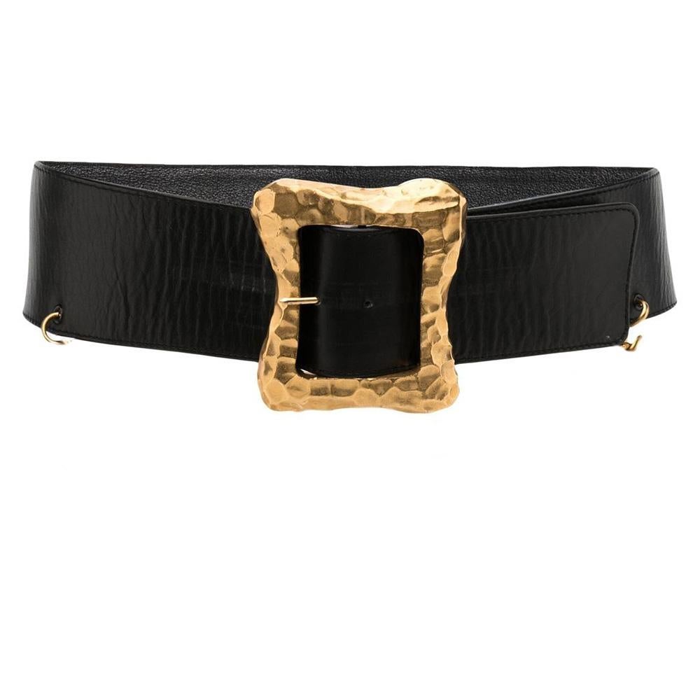 Chanel Goldfarbener Ledergürtel mit Logo  im Zustand „Hervorragend“ in London, GB