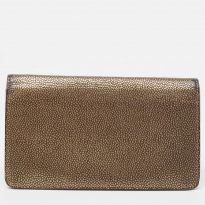 Portafoglio Chanel Timeless CC L Yen in pelle oro in vendita 6