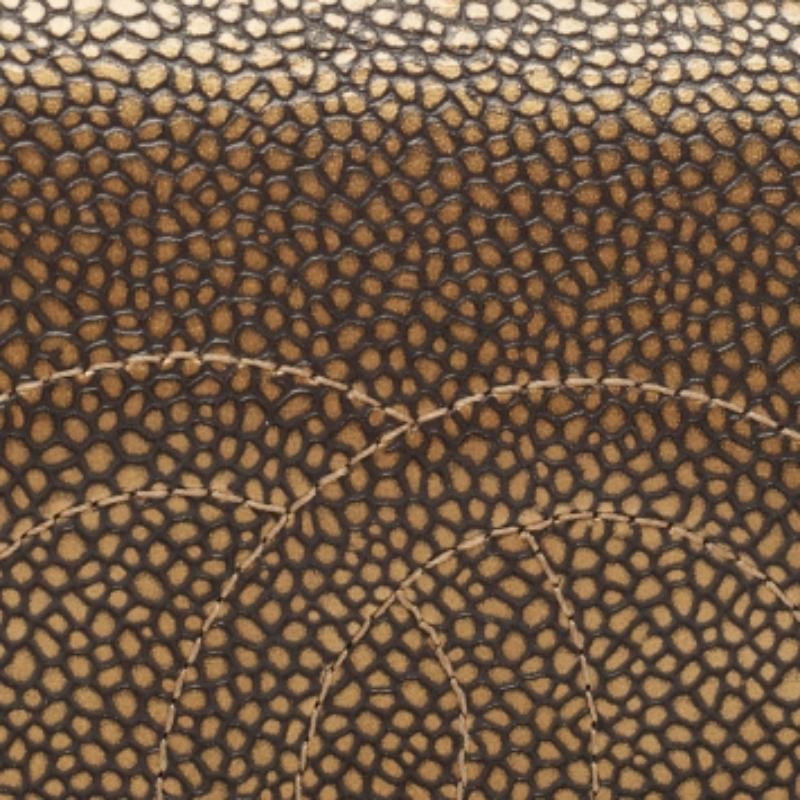 Portafoglio Chanel Timeless CC L Yen in pelle oro in vendita 1