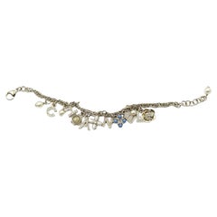 Chanel Bracelet à motif de trèfles lettres en or