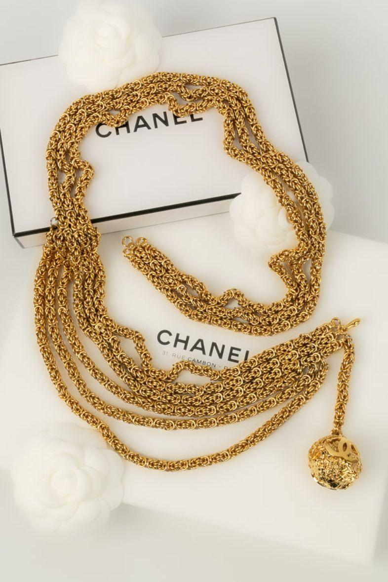 Chanel Gold Metal and CC Charm Belt 4