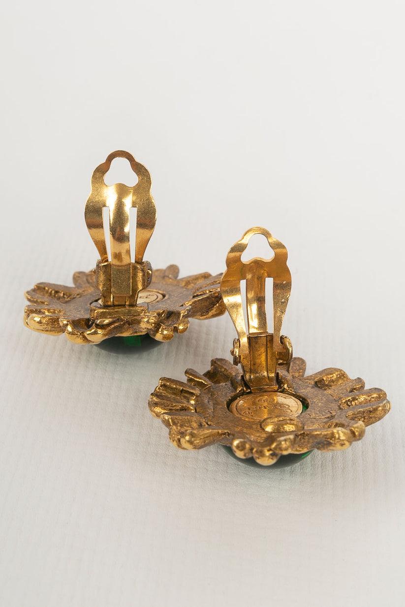 Chanel Gold Metal and Glass Paste Cabochon Earrings In Good Condition In SAINT-OUEN-SUR-SEINE, FR