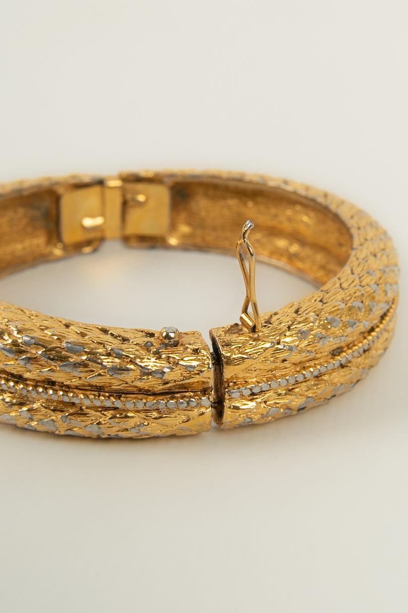 Chanel Gold Metal Bracelet, 1980s In Good Condition For Sale In SAINT-OUEN-SUR-SEINE, FR